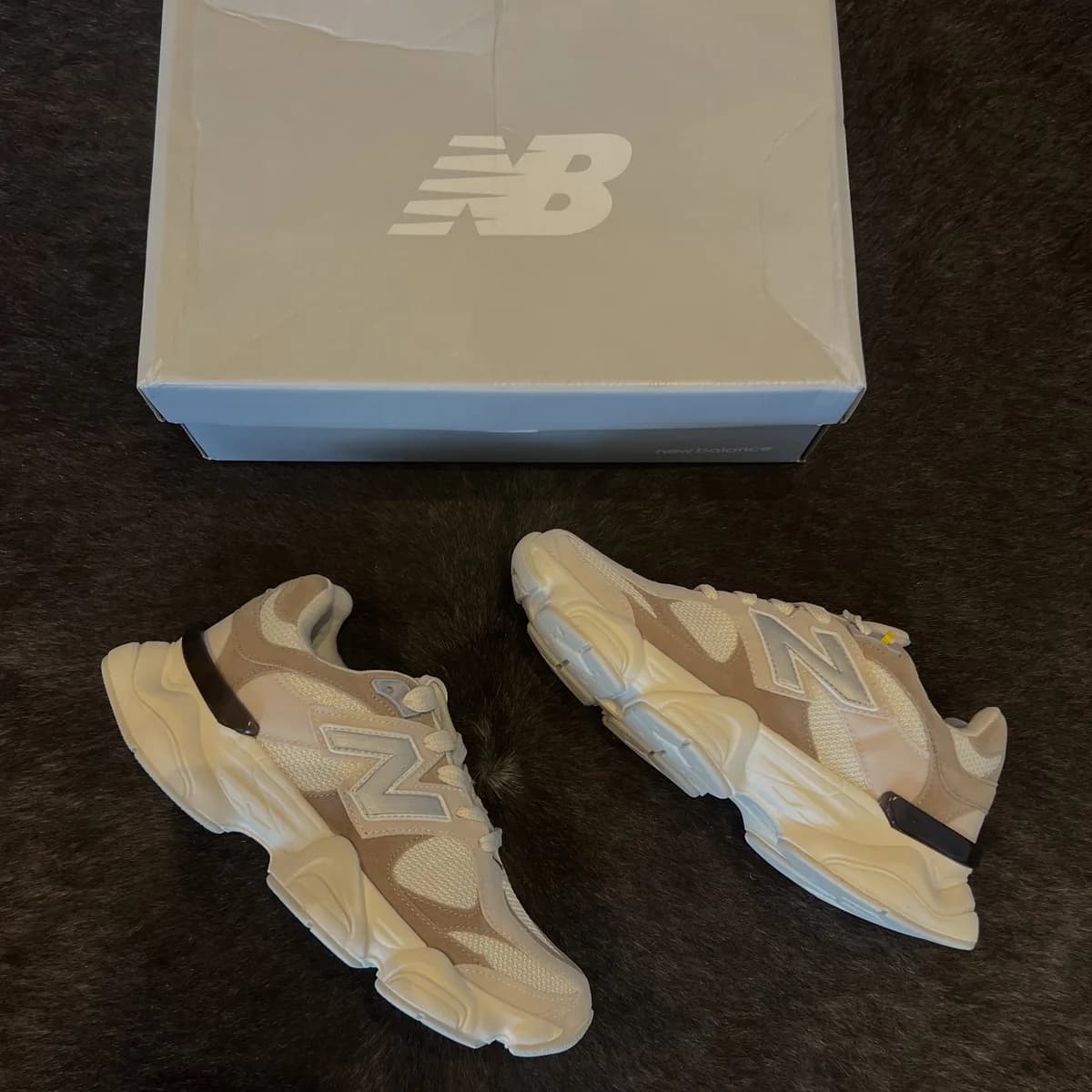 New Balance 9060 bege