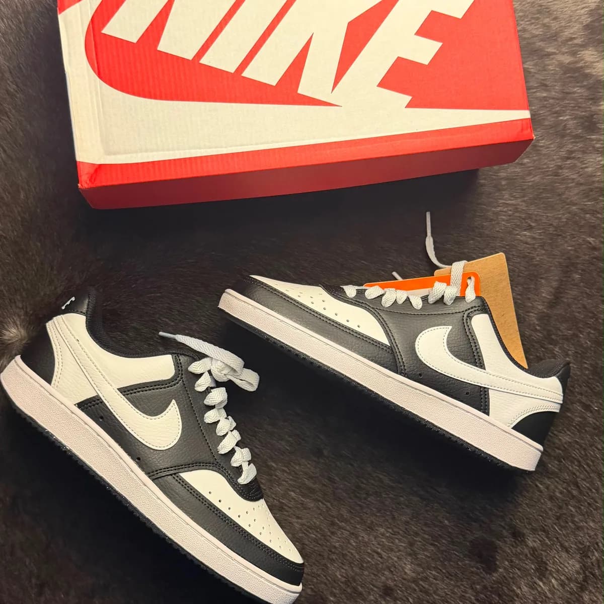 Nike Court Vision preto e branco